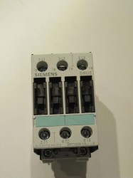 3RT1023-1AP00 STYCZNIK, AC-3, 4KW/400V, AC 230V 50HZ, 3-P, WLK. S0, PRZYŁ. ŚRUB.,