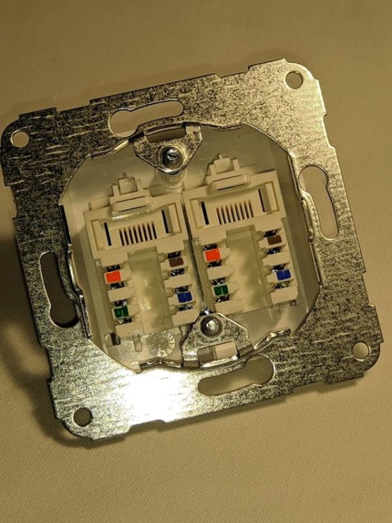 HAGER_12005102_X 800 600.jpg