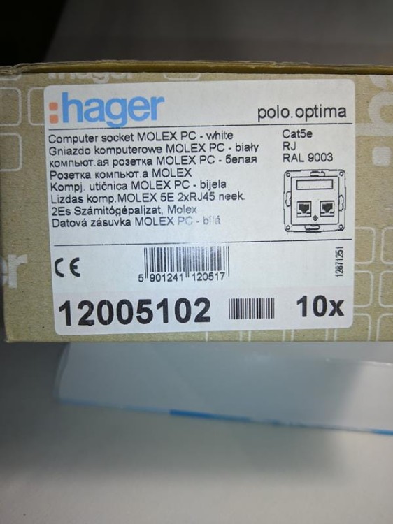 HAGER_12005102_XXX 800 600.jpg