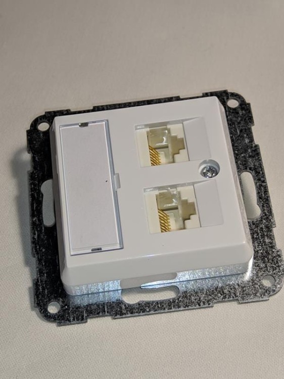 HAGER_12005102 800 600.jpg